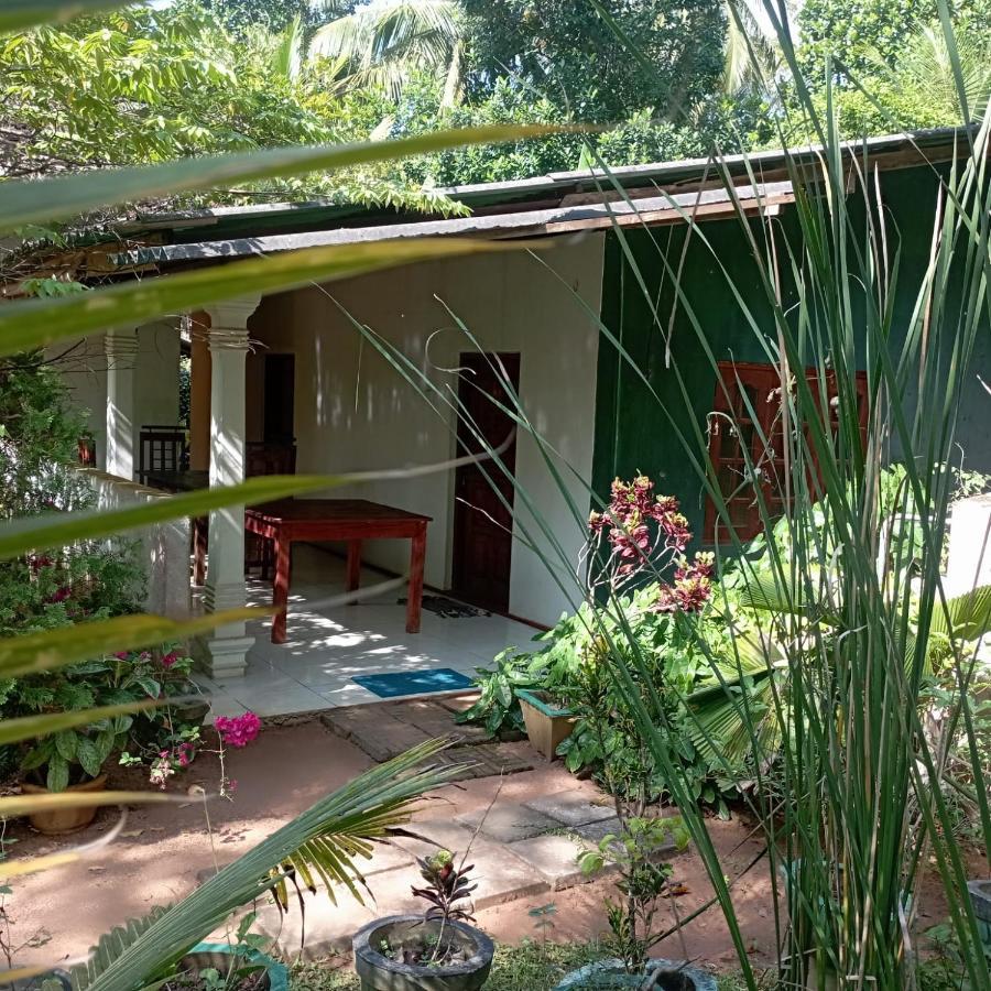 Sanjana Home Stay Habarana Exterior photo